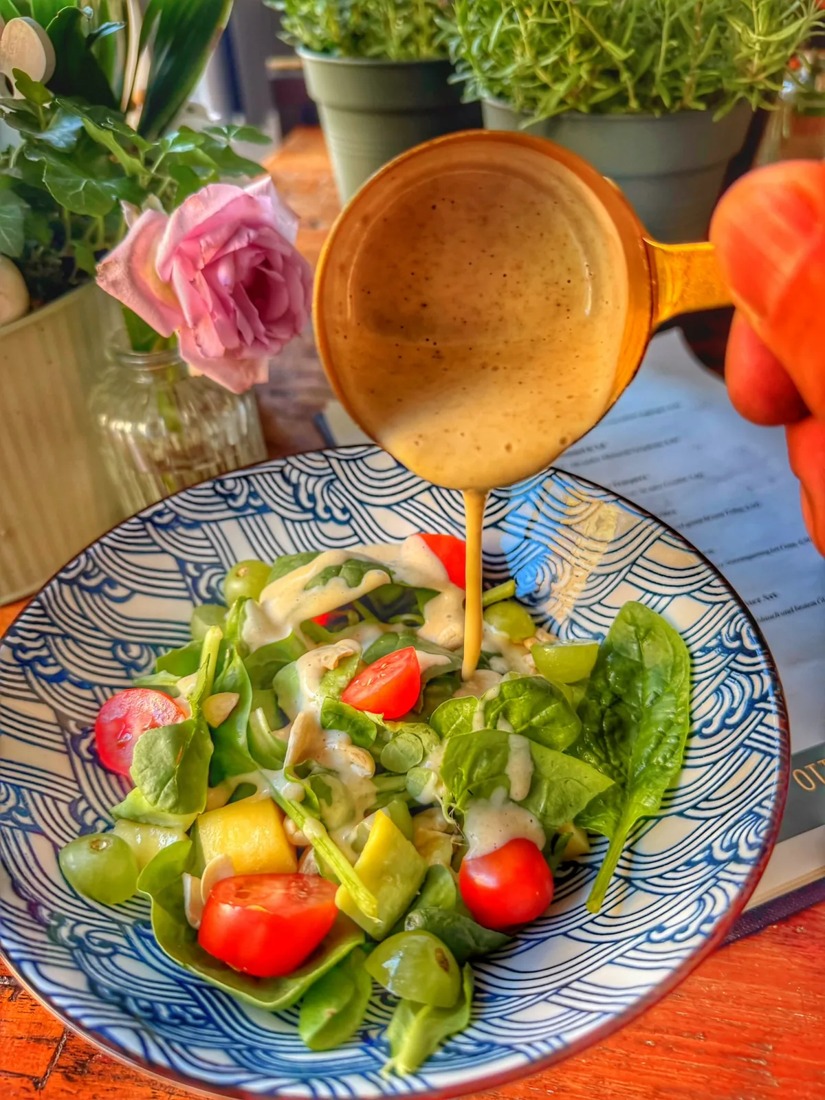 Salat mit Dressing